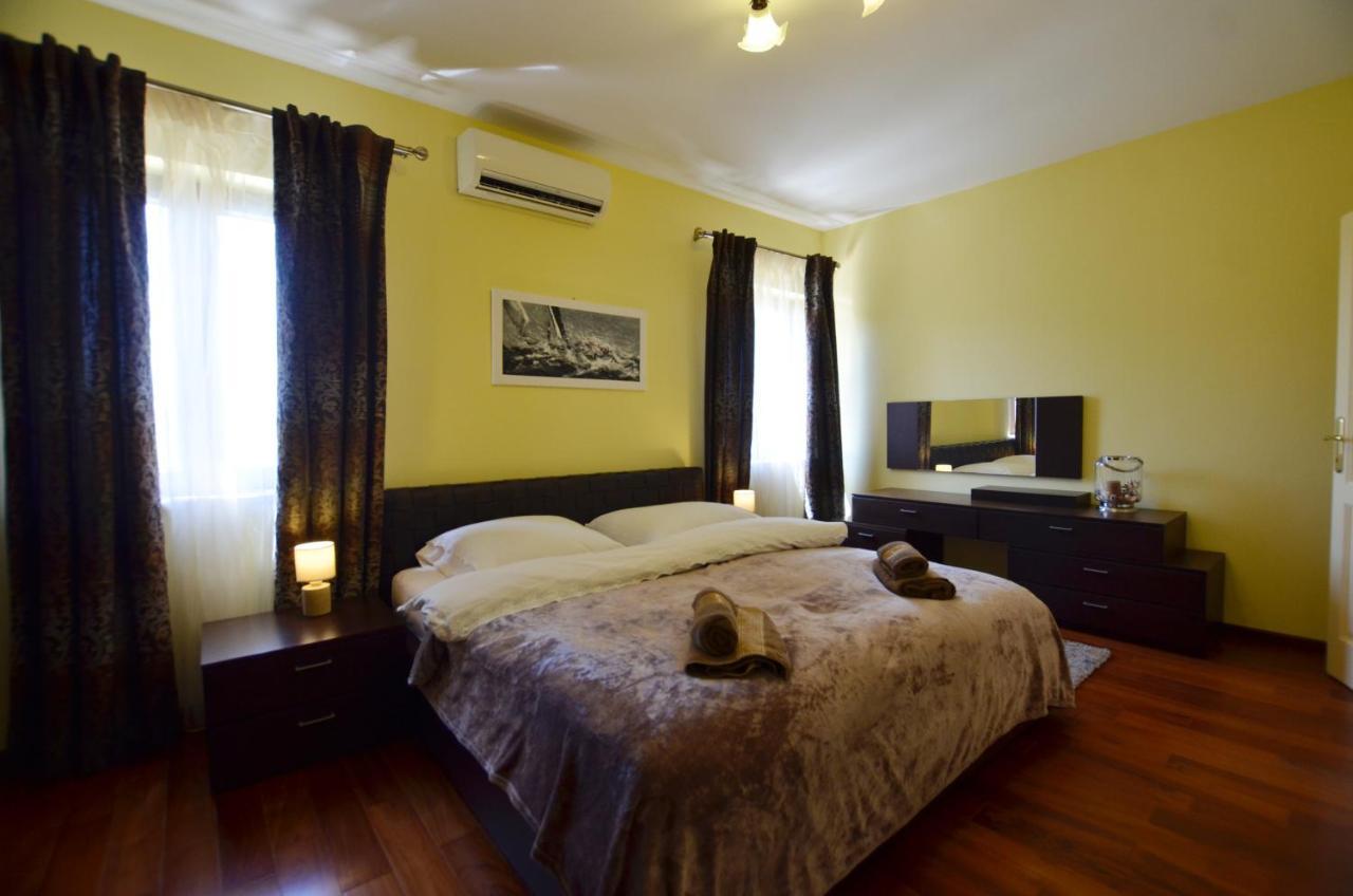 Apartment Delux Ровинь Экстерьер фото